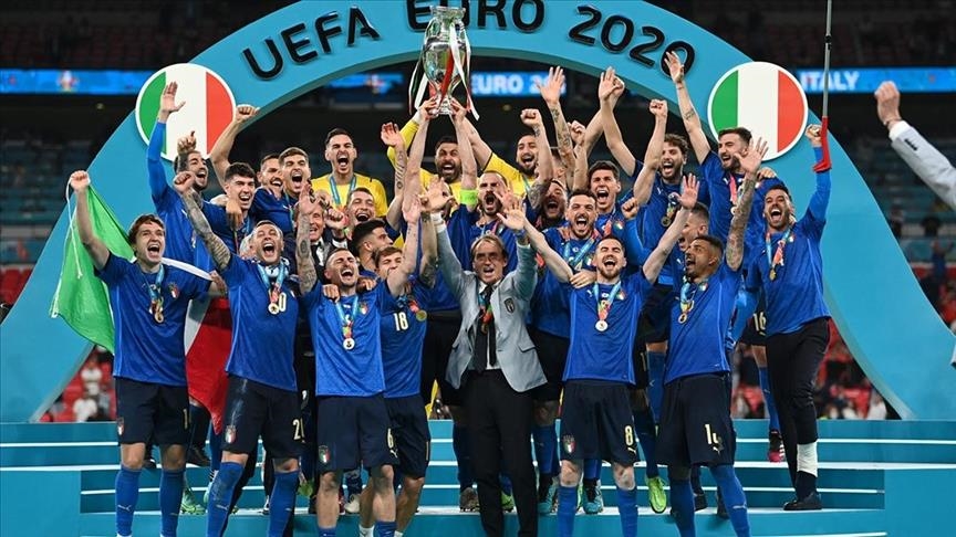 Unbeaten nearly 3 years, Italian national football team set new record