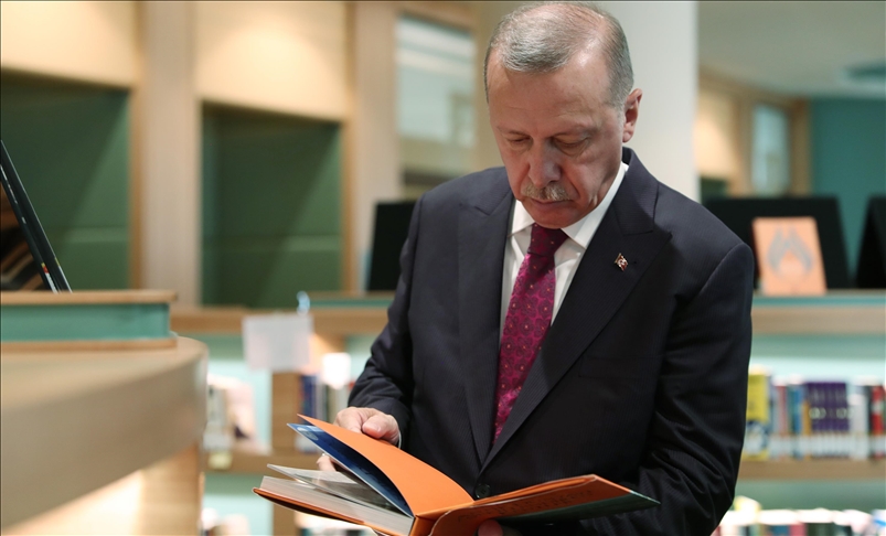 Buku karya Presiden Erdogan mulai dijual Senin