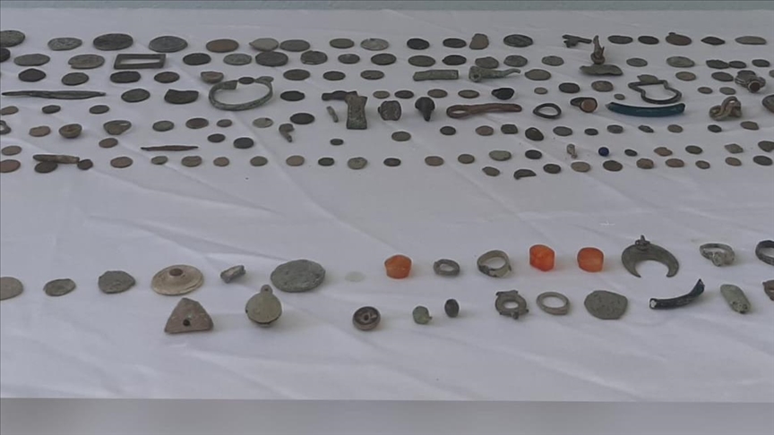 212 coins, other historical objects seized in northwestern Turkey