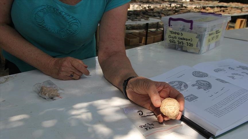 Seal impressions found in ancient mound in Turkey shed light on bureaucracy