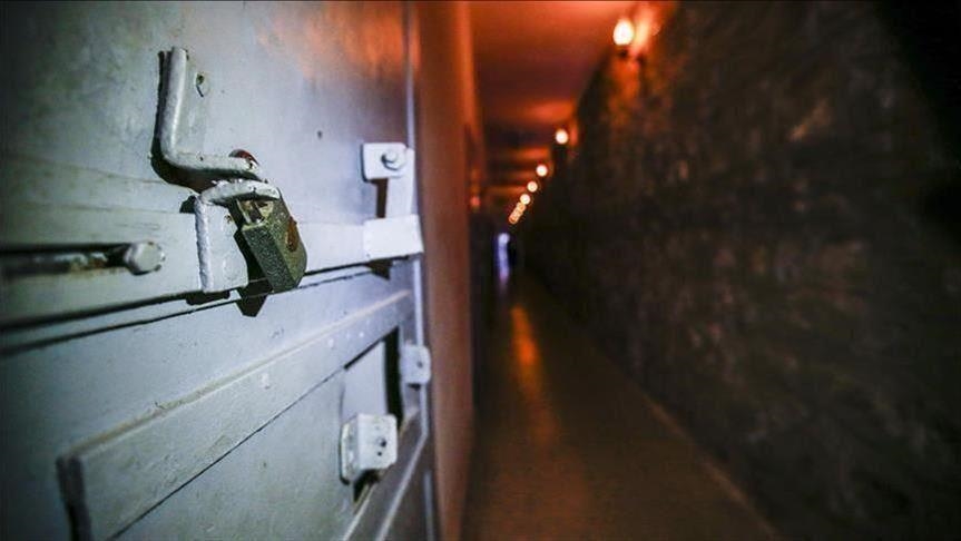 Israel searches for 6 Palestinians after prison break