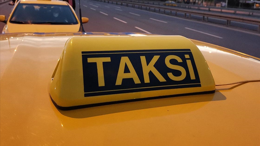 stanbul'da taksiciler yzde 100 zam istiyor