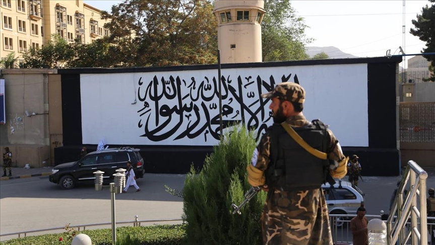 US Embassy in Afghanistan painted with Taliban flag