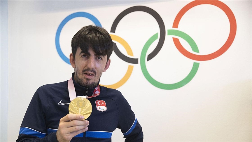 Tokyo Paralimpik Oyunları şampiyonu Öztürk: Pariste üçüncü altın madalyayı da alıp adımı tarihe yazdırmak istiyorum