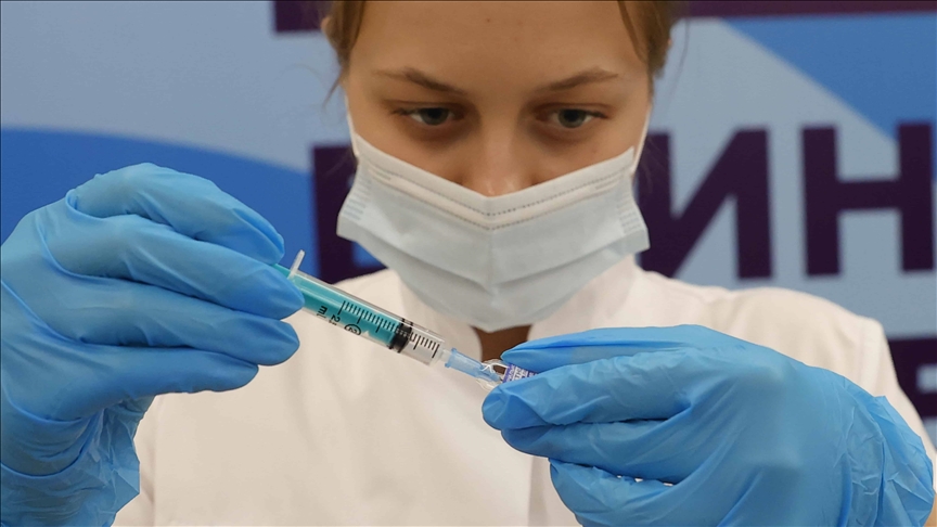 Experto afirma que las personas vacunadas tienen 10 veces menos probabilidades de ser hospitalizadas por la COVID-19