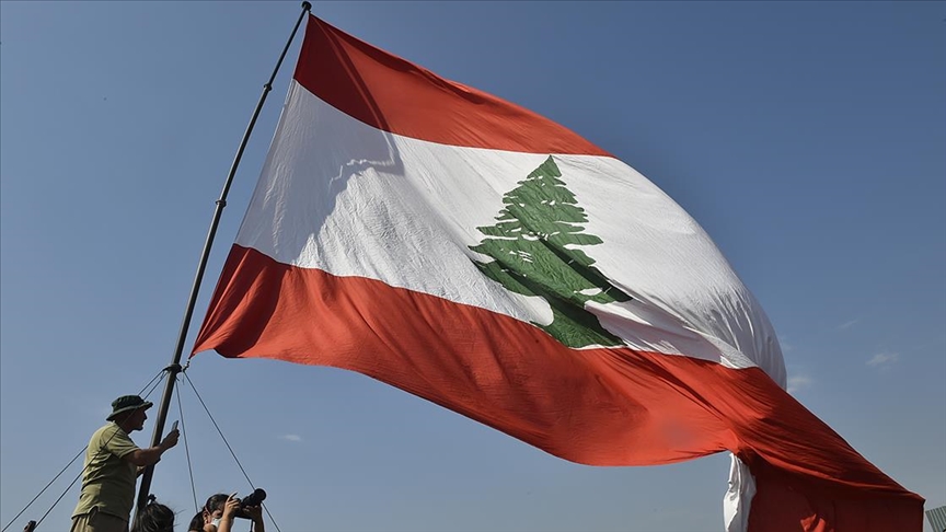 Ekonomik krizle boğuşan Lübnanda 13 ay sonra kurulan yeni hükümeti zorlu bir süreç bekliyor