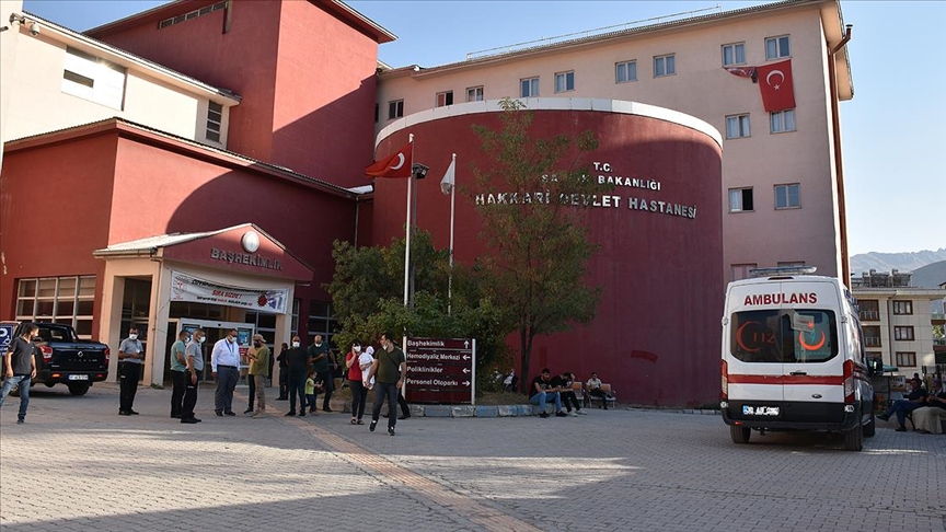 Hakkari Devlet Hastanesi Başhekimi: Kovid-19 aşılarını yaptırmayan 29 yaşında bir kardeşimizi kaybettik