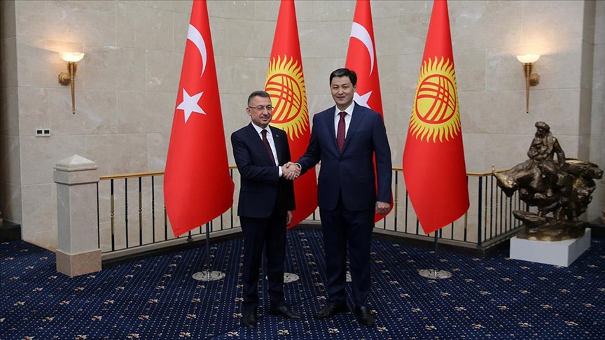 Cumhurbaşkanı Yardımcısı Oktay ile Kırgızistan Bakanlar Kurulu Başkanı Maripov görüştü