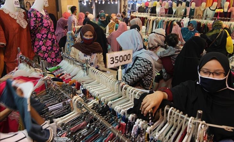 Jokowi: Kita mulai belajar hidup bersama Covid-19