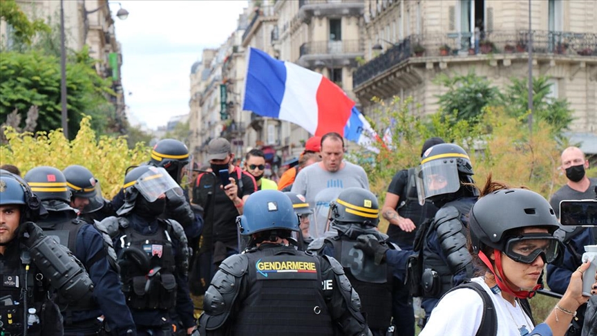 Francuska: Održani deveti protesti zbog načina vladine borbe protiv pandemije