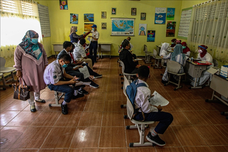 Jokowi : Segera belajar tatap muka jika guru dan murid sudah vaksinasi