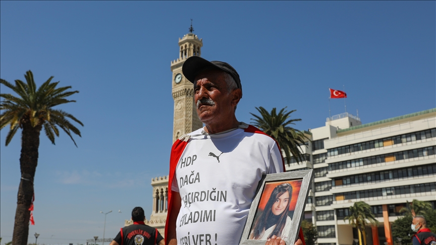 Kızı dağa kaçırılan baba İzmir'den Ankara'ya 'Umut' yürüyüşüne başladı