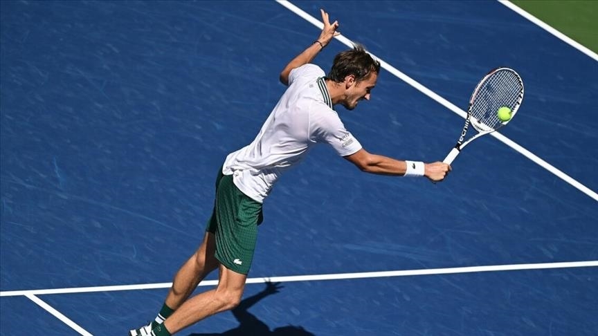Medvedev shocks Djokovic to win 2021 US Open