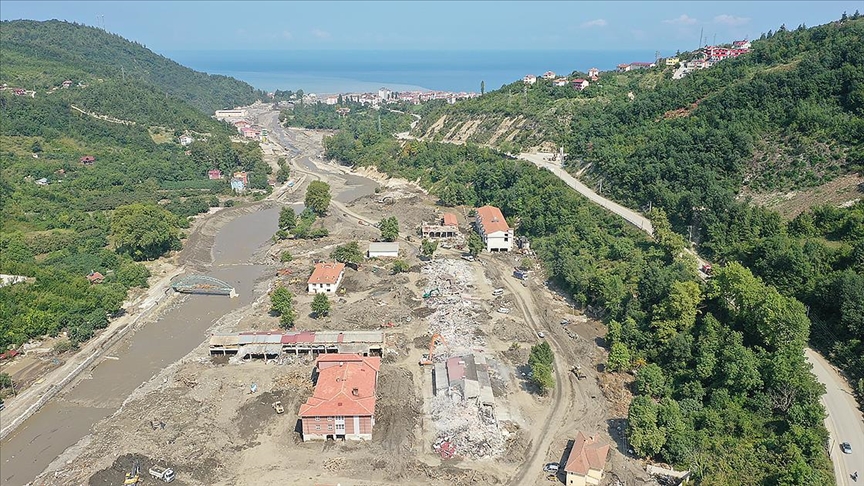 OSB'ler yangın ve sel felaketinden etkilenen sanayi esnafının yaralarını sarıyor