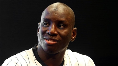 Demba Ba prend sa retraite