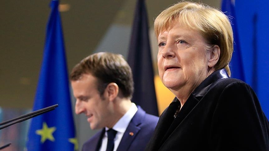 Жителите на ЕУ ја фаворизираат германската канцеларка наспроти францускиот претседател