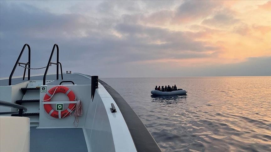 Turkish Coast Guard rescues 63 irregular migrants off western Turkey