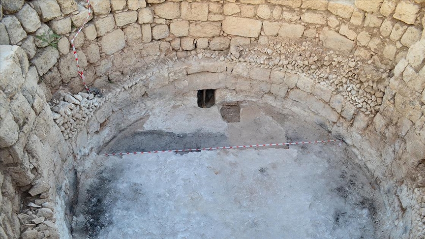 Mersindeki kazılarda gök bilimci ve şair Aratosun anıt mezarı arkeolojik olarak kanıtlandı