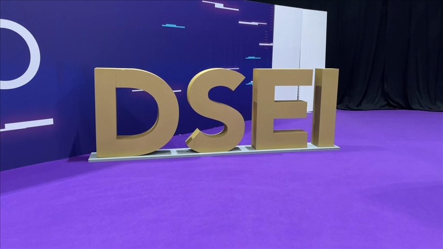 Defense, security equipment fair kicks off in London