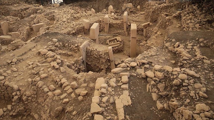 Li baxçeyê Neteweyên Yekbûyî replîkaya mîrateya 12 hezar salî tê çikandin