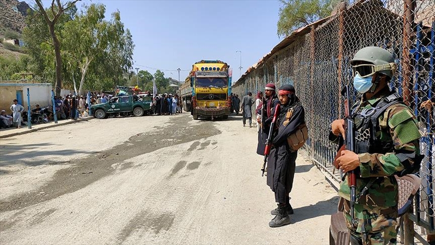 Pakistán permite reapertura de frontera con Afganistán