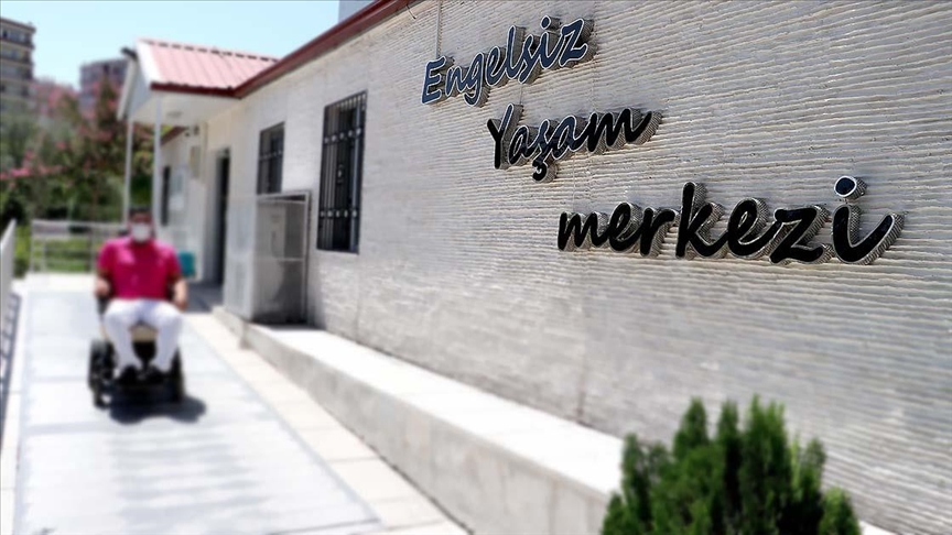 Engellilere yönelik 8 ilde 9 gündüz yaşam merkezinin bu yıl faaliyete geçmesi için çalışmalar sürüyor