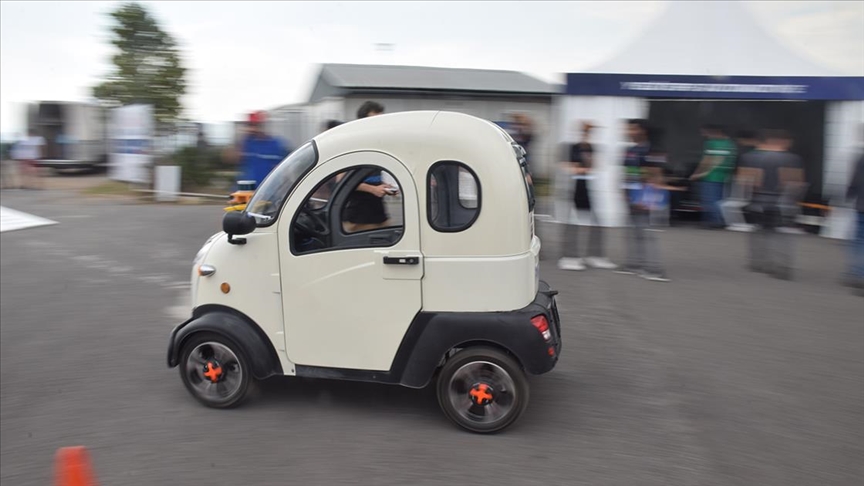 Robotaksi Binek Otonom Araç Yarışmasında sürücüsüz araçlar piste çıktı