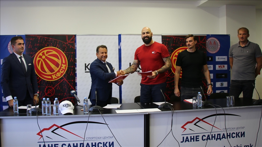 Турската компанија „Кигили“ и Кошаркарската федерација на Северна Македонија потпишаа договор за спонзорство