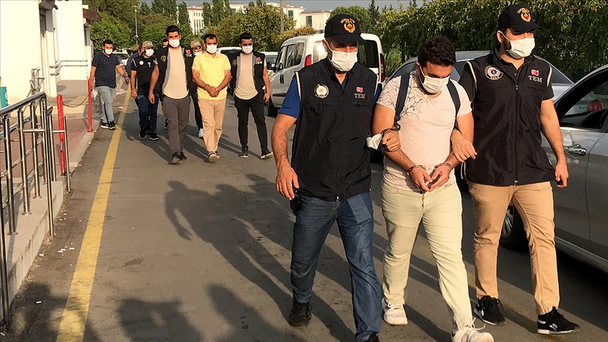 Adanada FETÖ/PDYye yönelik operasyonda 8 şüpheli yakalandı