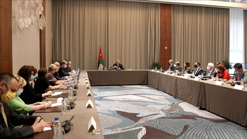 ملك الأردن يدعو لنهج تنموي دولي للتصدي لتبعات أزمة اللاجئين