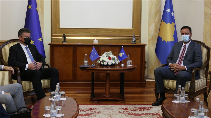 Kryeparlamentari Konjufca priti në takim përfaqësuesin e posaçëm të BE-së për dialogun Kosovë-Serbi