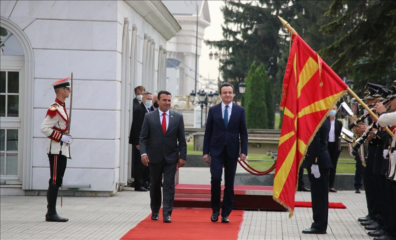 Косовската Влада, предводена од Албин Курти, пристигна во Скопје