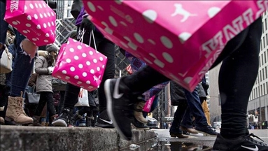 US retail sales increase strongly in August