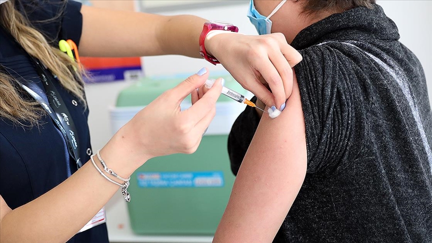 Kovid-19 aşısı yaptıranlara ayrıca grip aşısı önerisi