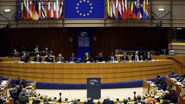 La Unión Europea no reconocerá al Gobierno de los talibanes en Afganistán, pero mantendrá diálogo humanitario