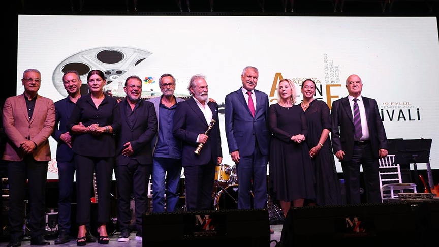 Altın Kozada Yaşam Boyu Onur Ödülleri törenle verildi