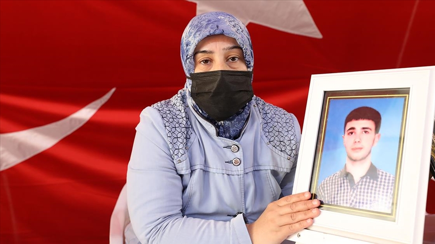 Diyarbakır annelerinden Elhaman: 32 aile evladına kavuştu, inşallah biz de evladımıza kavuşacağız