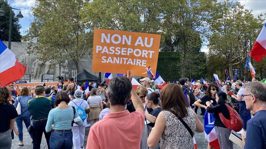 Francuska: Održani deseti protesti zbog načina vladine borbe protiv pandemije