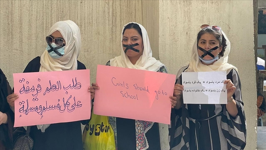 В Кабуле прошла «молчаливая акция» протеста против ущемления прав женщин