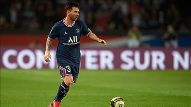 PSG beat Lyon for sixth straight Ligue 1 win, Messi unhappy for early sub