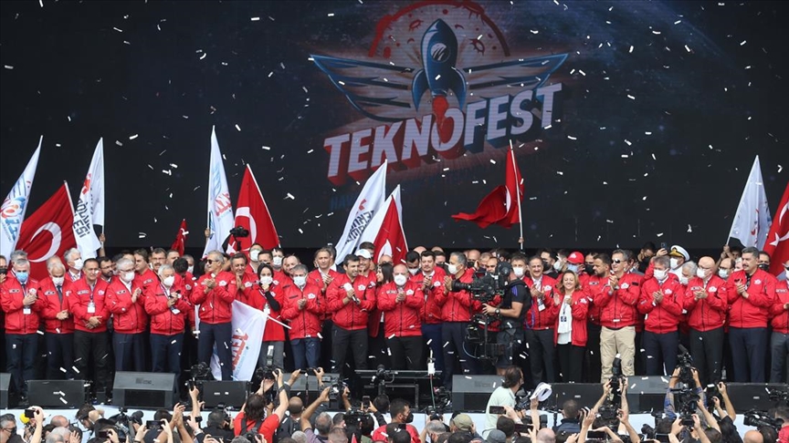В Стамбуле стартовал Фестиваль авиации и космических технологий TEKNOFEST