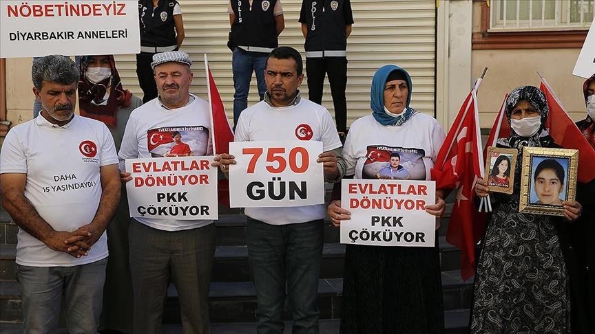 Çalakiya dayikên Diyarbekirê di roja 750yemîn da bi biryardarî dewam dike