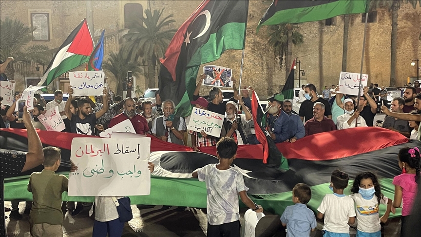 ليبيا.. وقفة احتجاجية ضد سحب البرلمان الثقة من الحكومة