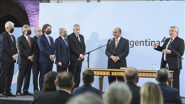 Nuevos ministros de Argentina prestan juramento tras la reorganización del gabinete