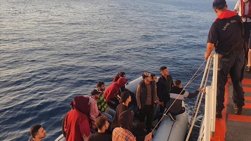 تركيا.. إنقاذ 48 مهاجرا أعادتهم اليونان