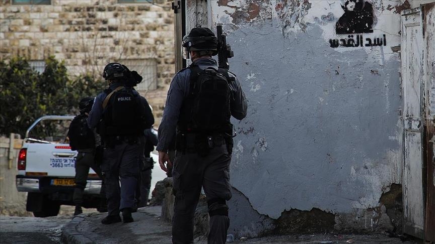 İsrail polisi Kudüste bir Filistinliyi yaraladıktan sonra gözaltına aldı