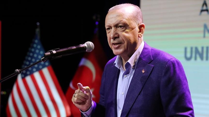Erdogan afirma que EEUU debería hacer más por los refugiados afganos
