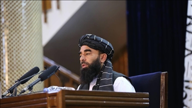 Talibanes se disculpan por retirar unas banderas de Pakistán de camiones cargados con ayuda humanitaria