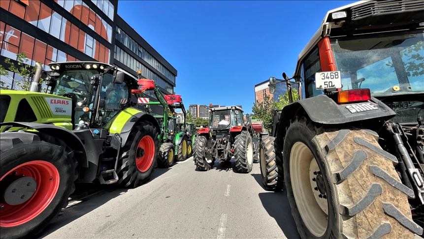 Kosovë, fermerët protestojnë kundër politikave bujqësore të qeverisë