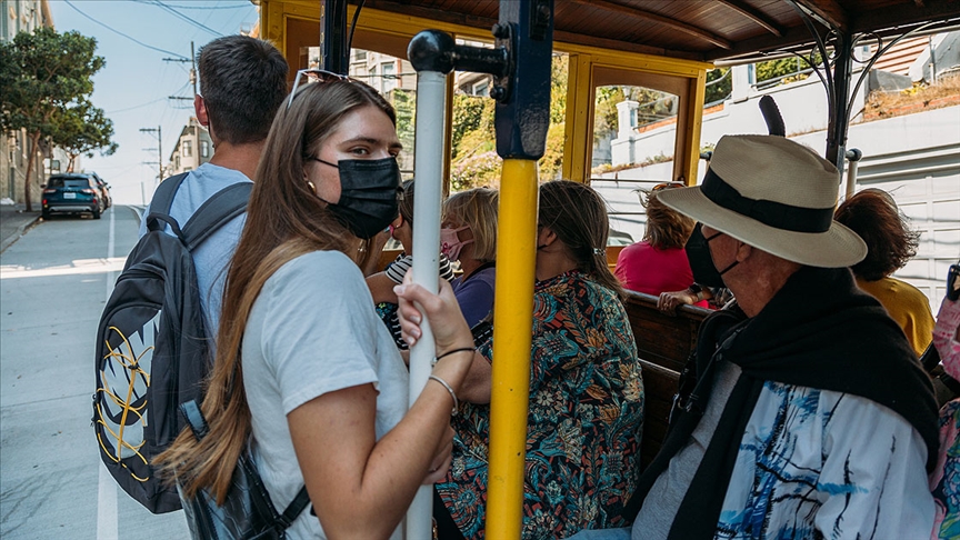 ABD'de Kovid-19 nedeniyle son 24 saatte 2 bin 700 kişi hayatını kaybetti